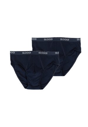 Slip SLOGGI blu navy realizzati in misto cotone. Presentano un morbido elastico in vita con logo, una texture liscia e una forma classica. Confezione da due.