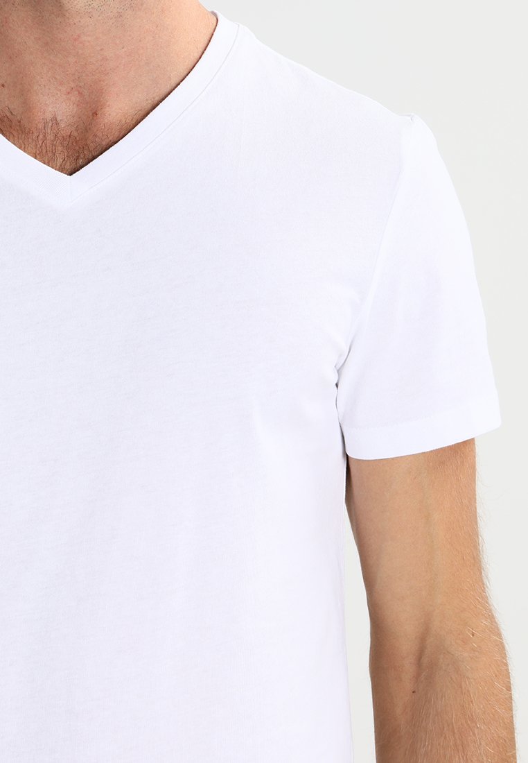Pier One 2 PACK T shirts whitehvit Zalando.no Pier One 2 PACK - T-shirts - white