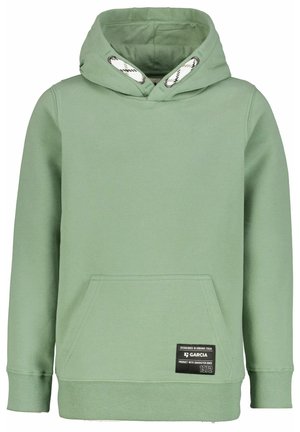 Hellgrüner Kapuzenpullover mit Kängurutasche vorne und schwarzem, rechteckigem Garcia-Markenpatch nahe dem Saum.