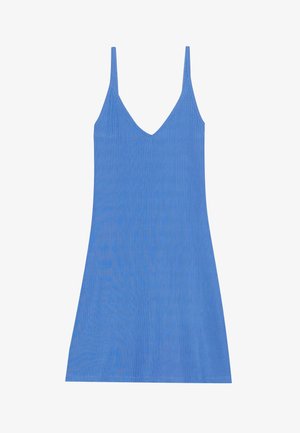 Vestido azul acanalado con tirantes finos, escote en V y una silueta acampanada, hecho de un tejido ligero y transpirable.