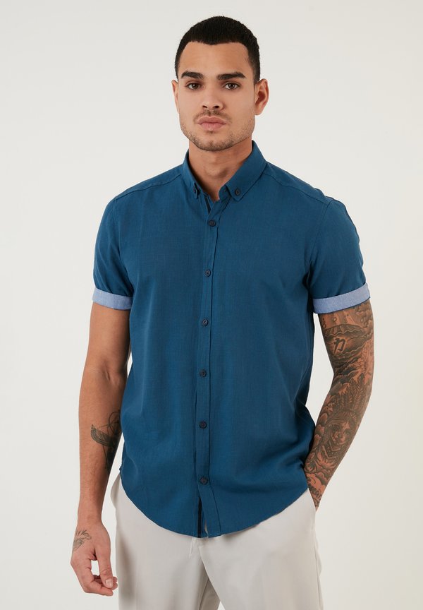 REGULAR FIT - Hemd - indigo