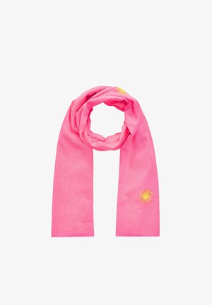 Roze sjaal met twee kleine gele zon geborduurde details, getoond in een lus met uiteinden die naar beneden hangen op een witte achtergrond.