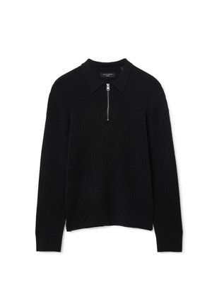 Pull noir en tricot avec un col zippé, texture côtelée, col et manches longues, offrant une coupe décontractée et un design uni.