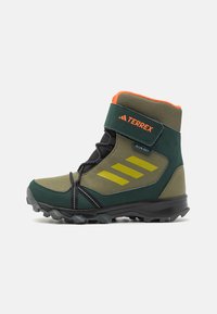 Adidas Terrex - TERREX SNOW HOOK-AND-LOOP COLD.RDY WINTER - Ziemas zābaki - focus olive/pulse olive/impact orange Miniatūras attēls 1