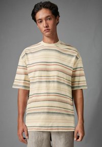 Next - T-shirt z nadrukiem