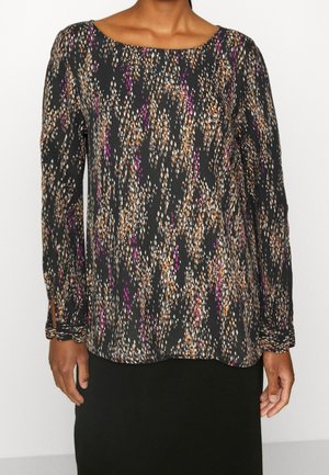 Top a maniche lunghe di colore nero con un motivo astratto colorato che presenta accenti arancioni, bianchi e viola; scollo a barchetta e tessuto morbido.