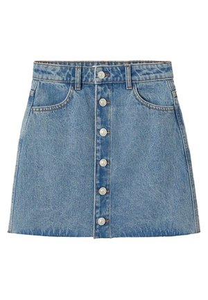 Denim-Minirock mit sechs vorderen Knöpfen, Gürtelschlaufen und zwei Fronttaschen in hellblauer Waschung.