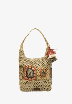 Sac épaule en paille tissée avec un motif géométrique multicolore en accent, surmonté d'un pompon décoratif rouge et crème.