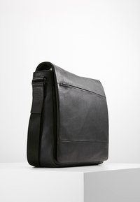 Jost Sac bandoulière - black