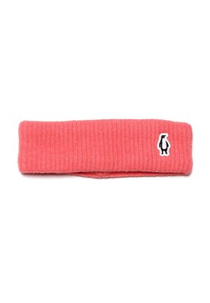 Koraalroze geribbelde gebreide hoofdband met een klein zwart-wit pinguïnlogo op de zijkant.