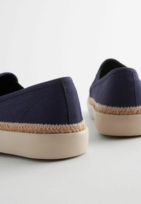 Next Matalavartiset tennarit - navy