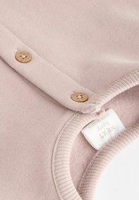 Next  SET mauve