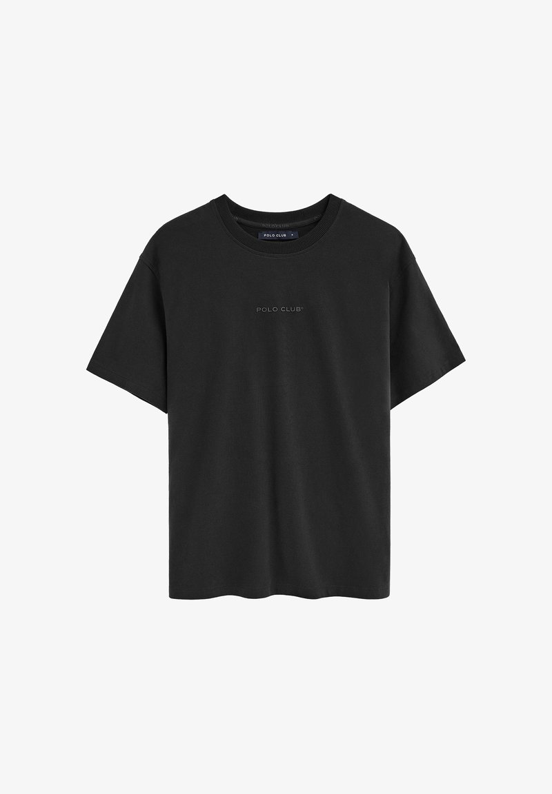 T-shirt noir à manches courtes avec col rond, imprimé discrètement du texte "Polo Club" au centre devant.