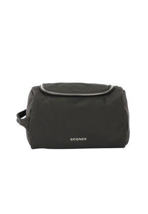 Borsa da toeletta nera in nylon dalla forma arrotondata, con zip argentata e manico laterale, logo impresso sulla parte anteriore.