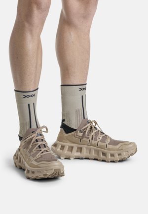 X Bionic, TERRASKIN X01 - Trail running shoes - sand dark sand