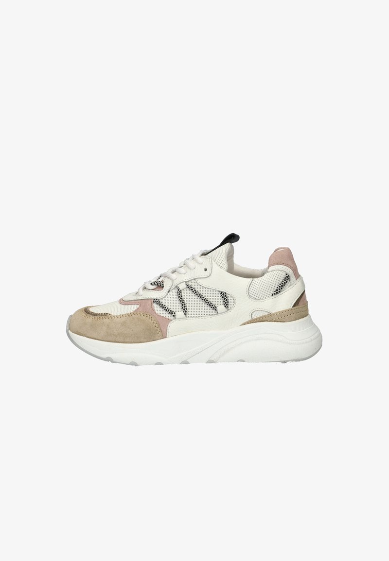 Sneakers met een mix van witte mesh en suede in beige en roze. Rond neuig, dikke witte zool en contrasterende zwarte accenten op de bovenkant.