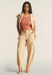 Freddy IN COATED CON SCOLLO AMPIO - Top - light mahogany