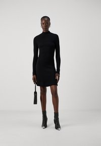 Vero Moda Tall VMGOLD SKATER SHORT DRESS  - Abito in maglia - black