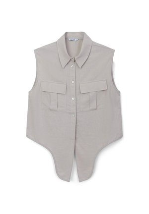 Gilet beige senza maniche con colletto, dotato di bottoni frontali e due tasche a patta, caratterizzato da un design unico dell'orlo appuntito.