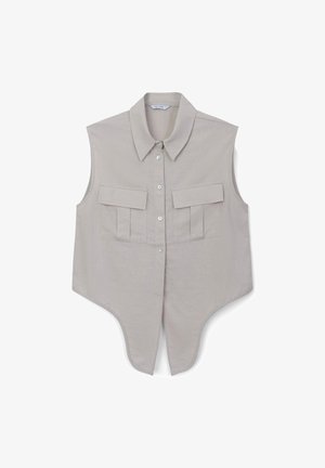 Gilet beige senza maniche con colletto, dotato di bottoni frontali e due tasche a patta, caratterizzato da un design unico dell'orlo appuntito.