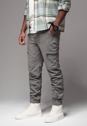 Ombre OM PAJO - Pantalon cargo - grey