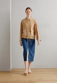 Thumbnail Image 2