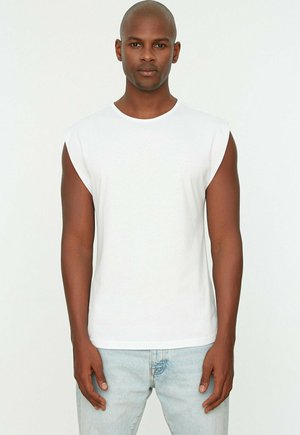 Top - white