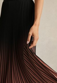 Reiss REGULAR FIT MARLIE czarny