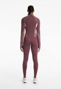 OYSHO LIGHT WARM REFLECTIVE TECHNICAL - Verryttelytakki - mottled dark purple