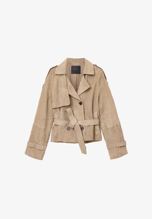 Beežist seemisnahast jakk kahe rinnaga disainiga, laiad kraed, vööga talje ja nööbitavate mansettidega. Sile tekstuur ja keskmise pikkusega varrukad.