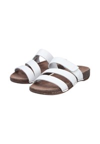 Witte sandalen met drie brede, textuurdetail banden en een gevoerde bruine binnenzool. Platte zool met een lichte verhoging bij de hak.