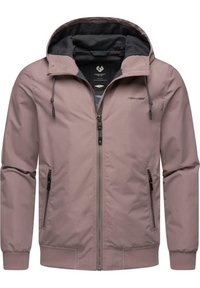 Heren zip-up jack in zachte mauve stof. Voorzien van een capuchon, twee zijzakken en een logo op de borst. Gevoerd met een donkergrijze textuur.