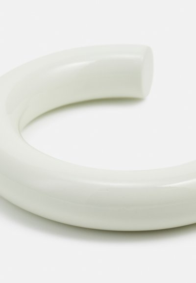 Uncommon Matters SWELL BANGLE - Rannekoru - alabaster white