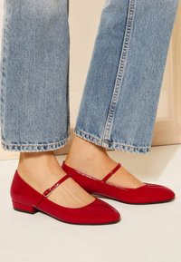 Friends Like These REGULAR FIT - ROUND TOE MARY JANE  - Ballerinaskor med remmar - red