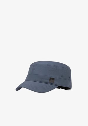 Gorra azul de estilo militar con visera corta curva y parche con el logo "Buff" en un lado, con detalles cosidos y ojales de ventilación.