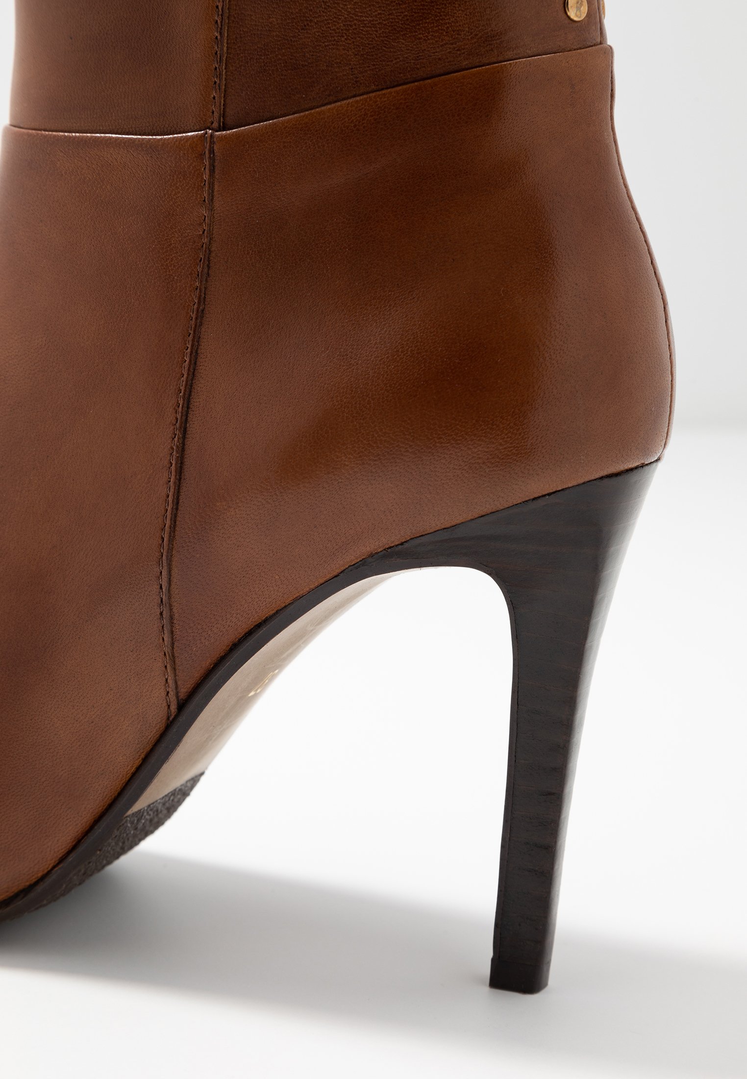 bottines cognac a talons bottines cognac a talons