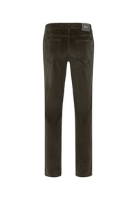 Donkerbruine corduroy broek met een rechte snit, voorzien van twee achterzakken en een leren merklabel op de tailleband.