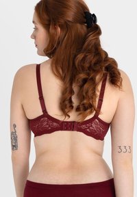 Erlich Textil ELISABETH - Soutien-gorge invisible - weinrot