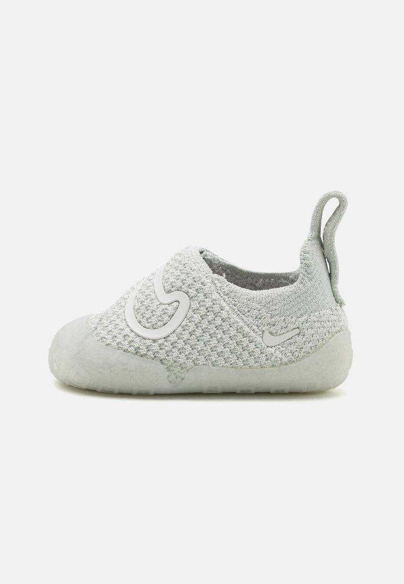 Nike Performance UNISEX - Utcai futócipők - light silver/sail/phantom/vast grey
