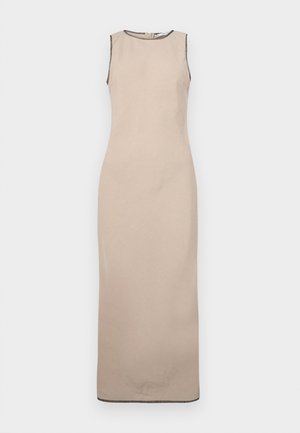 Robe maxi sans manches beige avec une texture lisse, présentant un décolleté rond et une discrète bordure noire le long des bords.