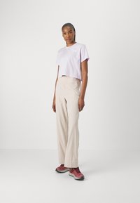 The North Face SIMPLE DOME CROPPED SLIM TEE - T-shirts med print - icy lilac