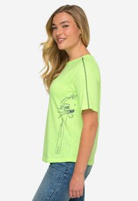 LAURASØN - T-shirt z nadrukiem