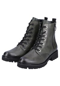 Groene leren enkellaarzen met zwarte veters, zilveren oogjes, een ritssluiting aan de zijkant en gestructureerde rubberen zolen. Bevat een ronde hardwareaccent.