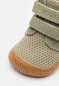 Woden TRISTAN - Boty se suchým zipem - dusty olive