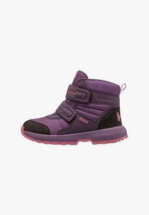 Stivale impermeabile viola per bambini con due cinghie in Velcro, puntale nero, suola rosa e colletto imbottito alla caviglia.