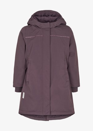 Μωβ αδιάβροχο παρκά με κουκούλα, που διαθέτει μπροστινό φερμουάρ, πλευρικές τσέπες και ραμμένα μανίκια. Λείο, μονωμένο ύφασμα με ίσια γραμμή.