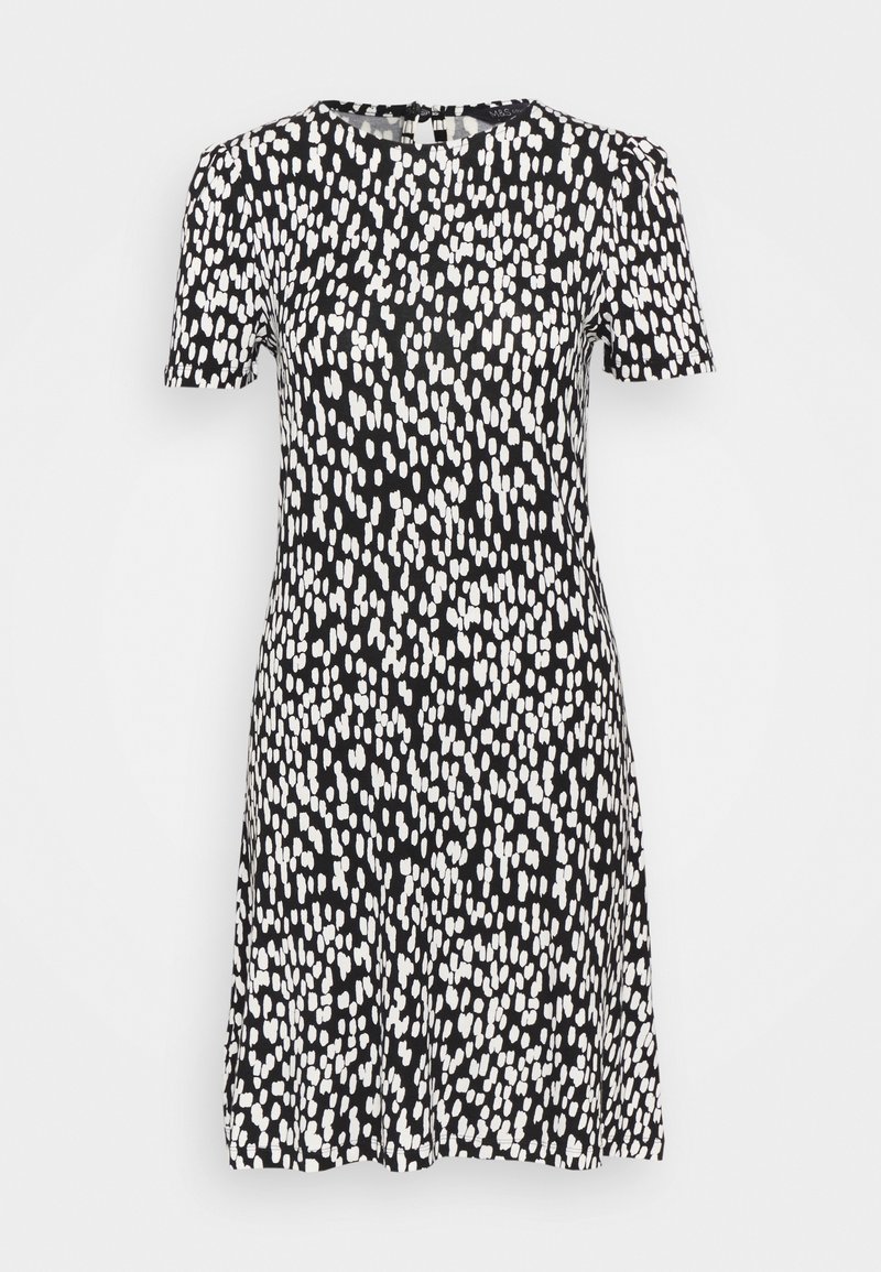 Robe noire à manches courtes avec un motif de points blancs irréguliers, col rond et ourlet légèrement évasé.