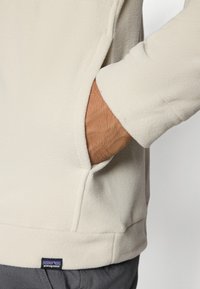 Thumbnail Image 6