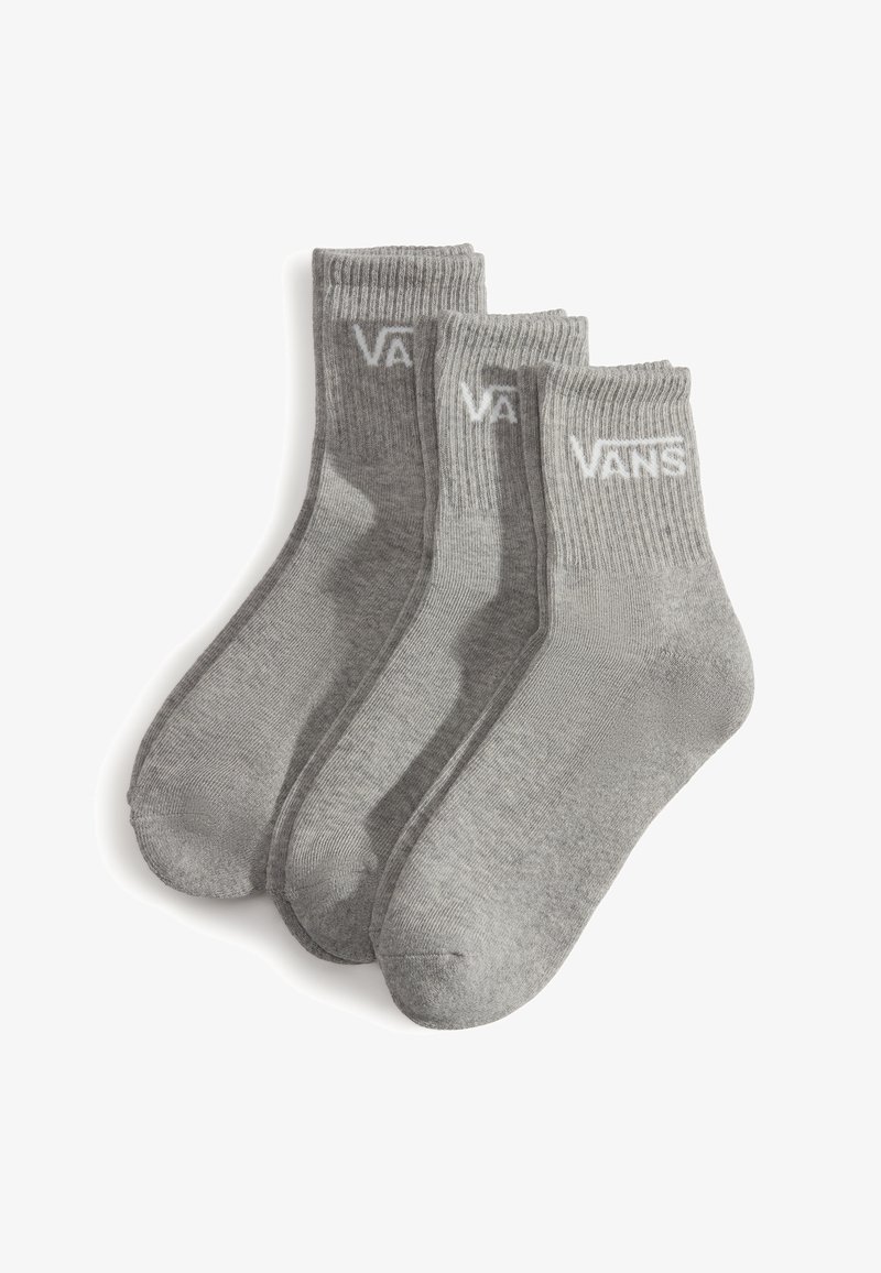 Chaussettes en coton grises, trois paires, avec des bords riblés et le logo "VANS" en blanc. Texture douce avec une construction de bout sans coutures.
