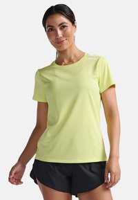 2XU T-Shirt sport - limelight white reflective